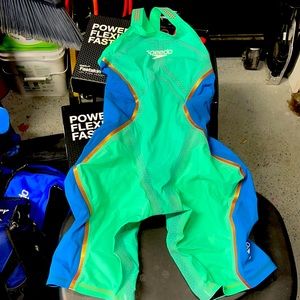 Speedo lzr intent kneeskin Closed back BRAND NEW